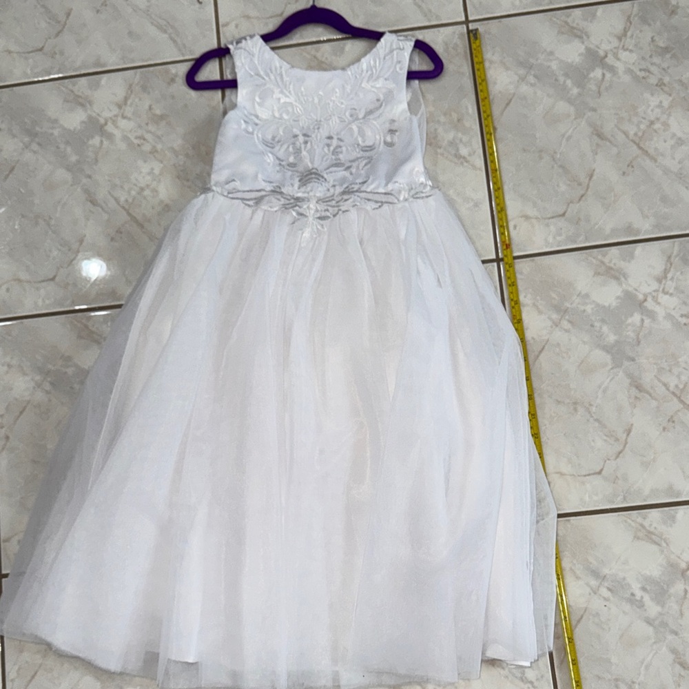 EUC- 1  Flower Girl Dresses- Elegant White Floral Kids Dress - Picture 6 of 8